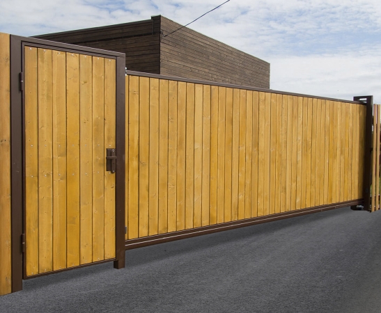 Деревянные ворота в Минеральных водах